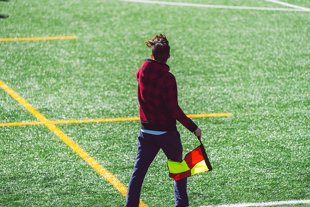 和黄潜方面起冲突，阿德耶米：我认为双方有互相挑衅的行为